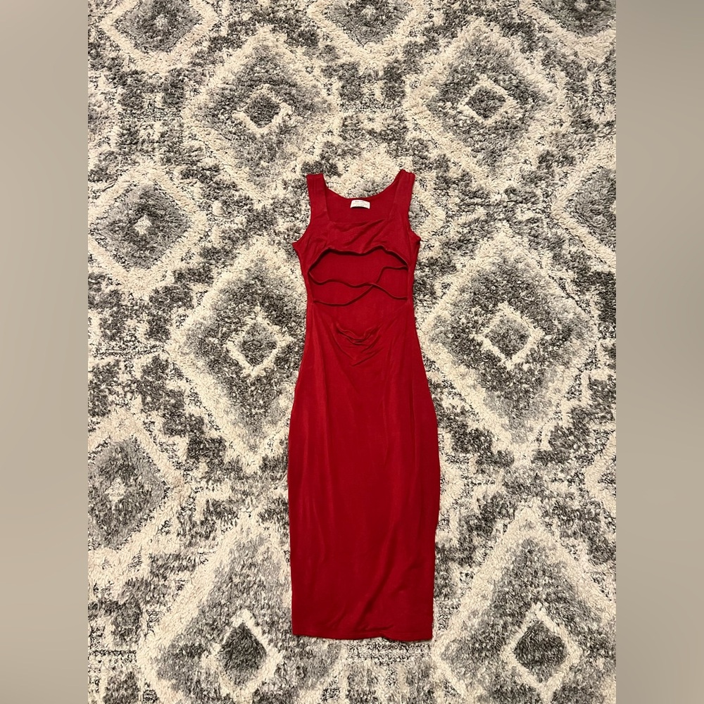 Oh Polly Scarlet Sleeveless Midi Dress